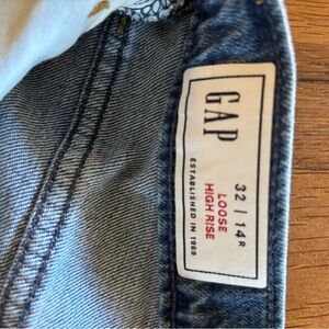 Gap women’s 32/14 regular loose high rise jeans